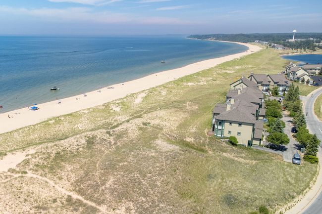 8_Harbor_Point_Ln-67 | Image 73