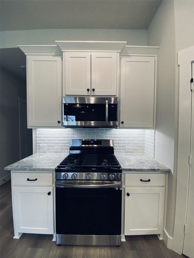 Stainless steel gas stove. | Image 8