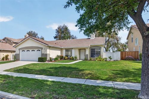 711 Donatello Dr, Corona, CA, 92882-6390 | Card Image