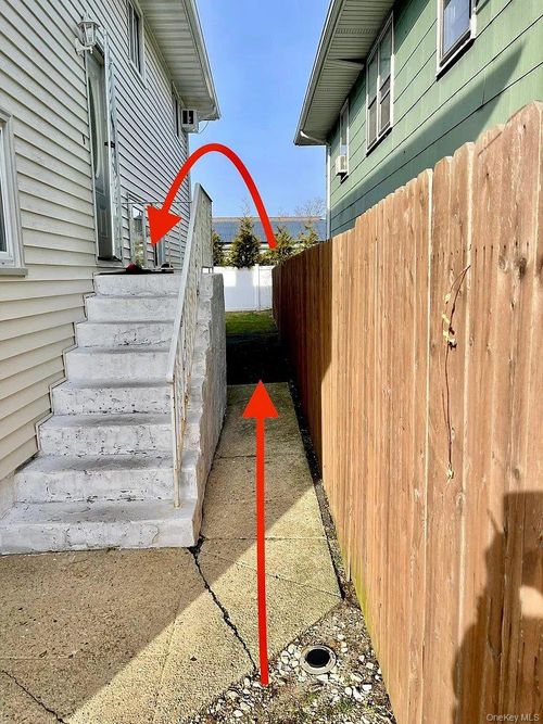 apt-1-36 Radcliffe Rd, Island Park, NY, 11558-2111 | Card Image