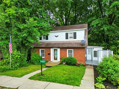 104 Pittsburgh Cir, Ellwood City, PA, 16117-2138 | Card Image