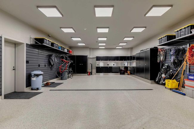 25 Posthill Drive Sw, House other with 4 bedrooms, 4 bathrooms and 8 parking in Calgary AB | Image 41
