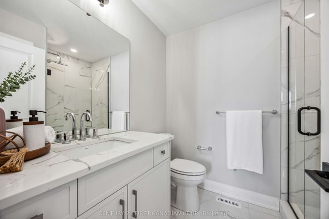 483 Huron St, House other with 3 bedrooms, 3 bathrooms and 2 parking in Wyoming ON | Image 26