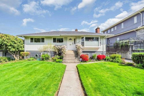 9525 Sullivan St, Burnaby, BC, V3J1H8 | Card Image