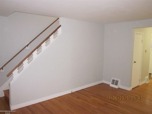 22956 Gary Ln, Saint Clair Shores, MI, 48080-2712 | Card Image