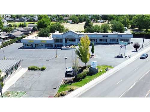 1055 S Highway 395, Hermiston, OR, 97838-6717 | Card Image