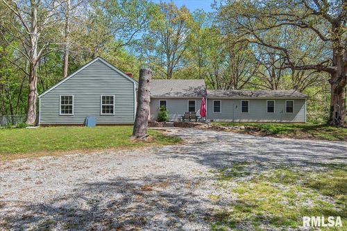 415 N Washington Ave, Thayer, IL, 62689-1083 | Card Image