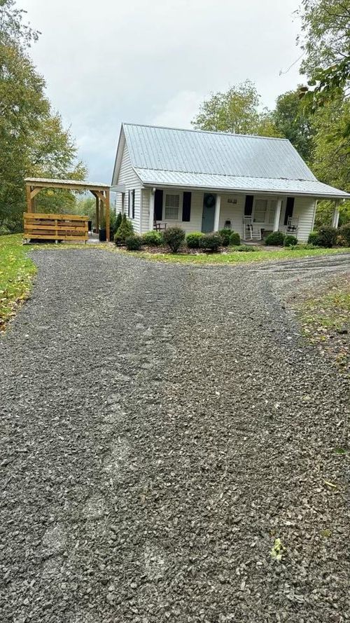67 Bear Den Ln, Hillsville, VA, 24343-1153 | Card Image