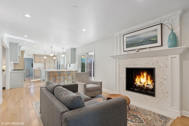 729 Ambleside Dr, House other with 4 bedrooms, 3 bathrooms and 2 parking in Deerfield IL | Image 5