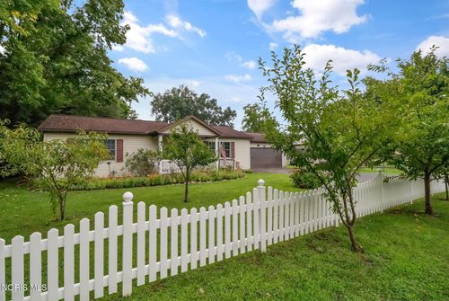 810 Olyander Rd, Holland, OH, 43528-8580 | Card Image