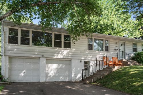 3420 Parkview Blvd, Robbinsdale, MN, 55422-3753 | Card Image