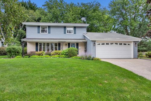 N89W17151 Highland Court, Menomonee Falls, WI, 53051 | Card Image