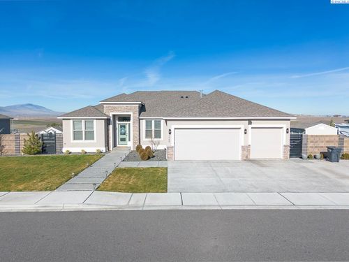 7060 Ithaca Street, West Richland, WA, 99353 | Card Image