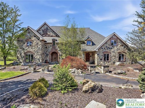 216 Merwinsburg Rd, Effort, PA, 18330-7817 | Card Image