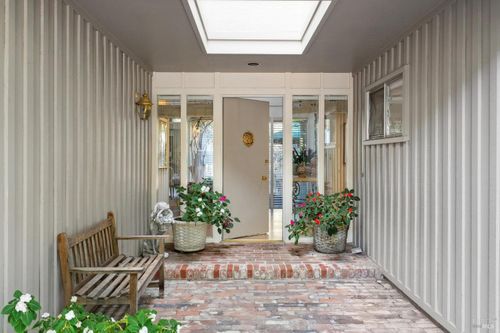 492 Fairway Dr, Novato, CA, 94949-5874 | Card Image