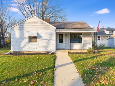 570 Algona Avenue, House other with 3 bedrooms, 2 bathrooms and 2 parking in ELGIN IL | Image 1