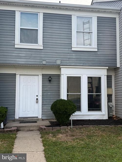 8132 Cloverhurst Rd, GLEN BURNIE, MD, 21061-5118 | Card Image