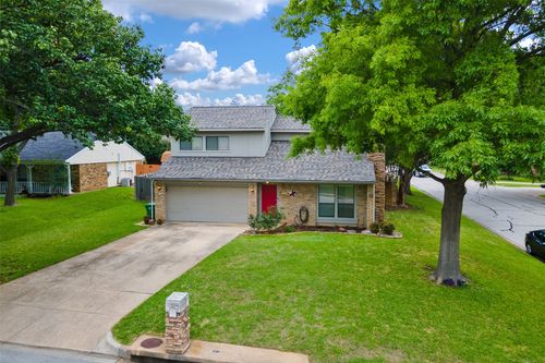 1167 Silverlake Dr, Grapevine, TX, 76051-3391 | Card Image