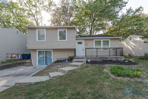 837 Burke Glen Rd, Toledo, OH, 43607-2508 | Card Image