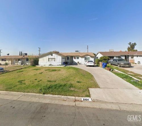 2724 Arnold St, Bakersfield, CA, 93305-2303 | Card Image