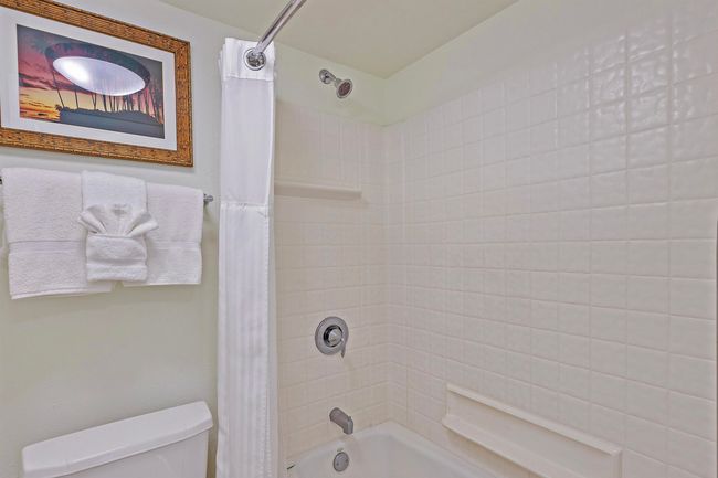 1003B - 4327 Lower Honoapiilani Rd, Condo with 2 bedrooms, 2 bathrooms and null parking in Lahaina HI | Image 16