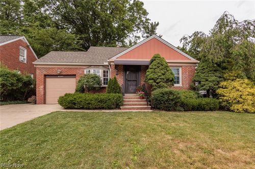 4549 Golfway Rd, South Euclid, OH, 44121-4203 | Card Image