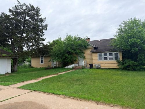 1-2-213 W Jefferson St, Black River Falls, WI, 54615-1009 | Card Image