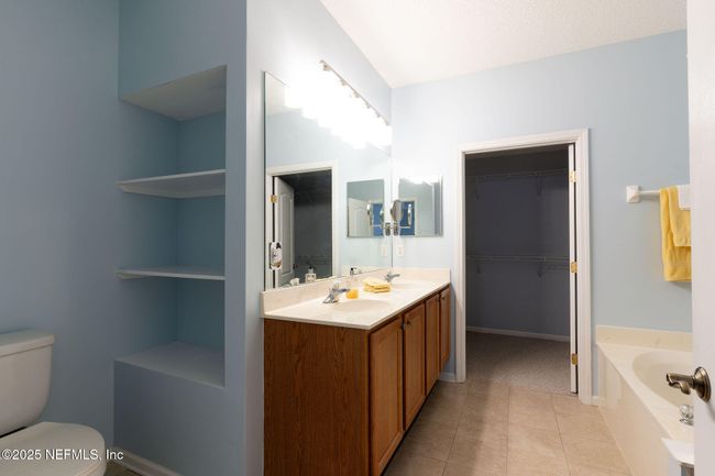 Primary Bathroom | Image 15