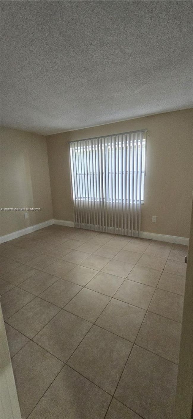 APT-207 - 4215 N University Dr, Condo with 2 bedrooms, 2 bathrooms and null parking in Sunrise FL | Image 11