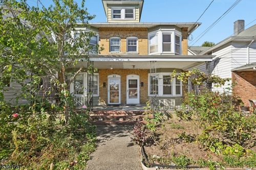 55 Thompson St, Raritan, NJ, 08869-1831 | Card Image