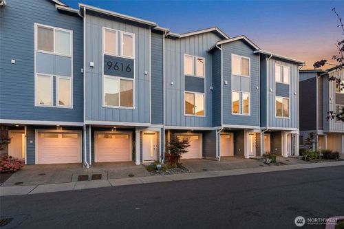 c-9616 19th Ave Se, Everett, WA, 98208-3880 | Card Image