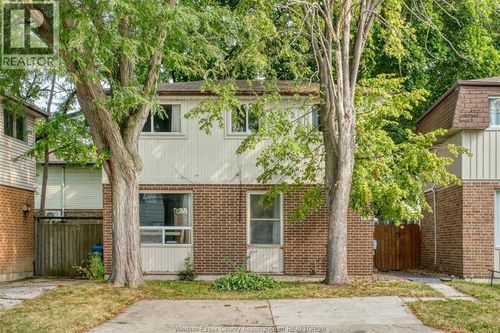 9370 Aire Crt, Windsor, ON, N8S4E6 | Card Image