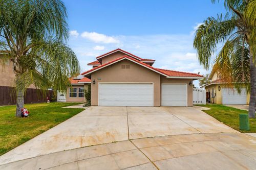 5028 W Robinson Ave, Fresno, CA, 93722-7162 | Card Image