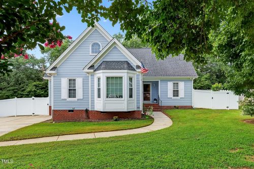 100 Avent Pines Ln, Holly Springs, NC, 27540-8618 | Card Image