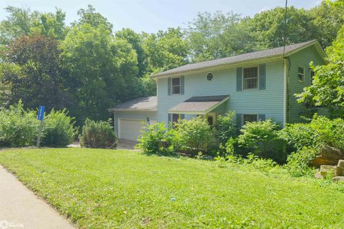10591 Rolling Hills Dr, Burlington, IA, 52601-8548 | Card Image