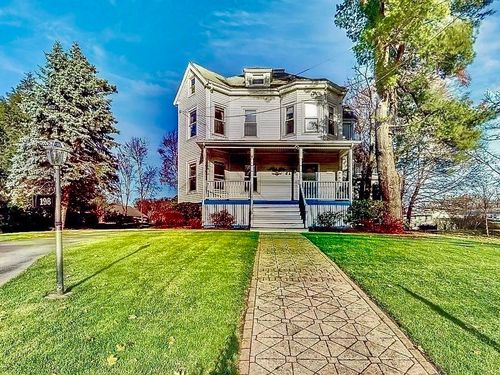 a-198 Franklin St, Stoneham, MA, 02180-1520 | Card Image
