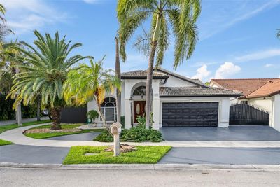 9187 Nw 150th Ter, House other with 3 bedrooms, 2 bathrooms and null parking in Miami Lakes FL | Image 1