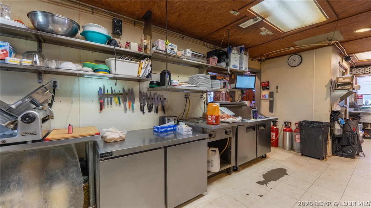 Commercial Sale in Roach 4