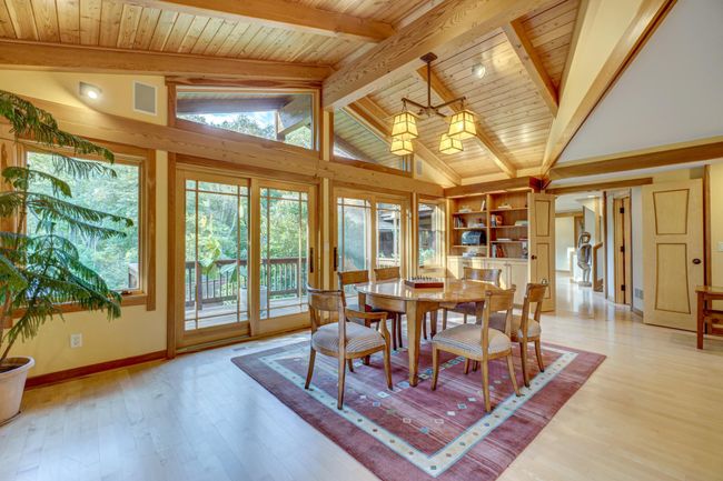 Private deck off in-law suite | Image 31
