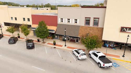 109 N Main St, Monticello, IN, 47960-2130 | Card Image