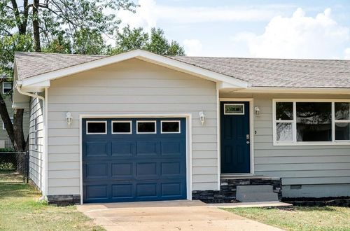 302 Highland Ave, Monett, MO, 65708-2441 | Card Image
