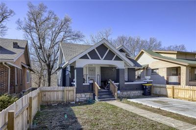 5206 Euclid Avenue, House other with 3 bedrooms, 1 bathrooms and null parking in Kansas City MO | Image 2