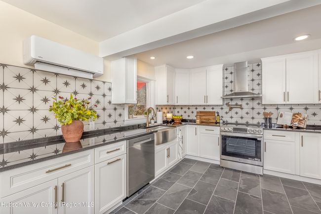 20 Cambell St, House other with 3 bedrooms, 3 bathrooms and null parking in Cottekill NY | Image 4