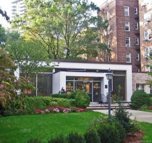 c43-112-20 72nd Dr, Forest Hills, NY, 11375-5654 | Card Image