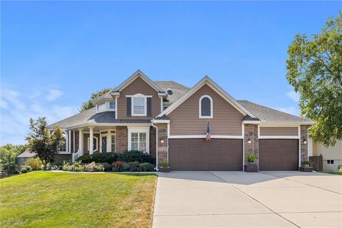 4120 Sw Flintrock Dr, Lee's Summit, MO, 64082-4869 | Card Image