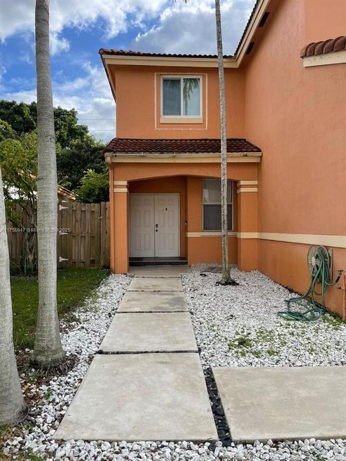 10470 16th St, Pembroke Pines, FL, 33025-4760 | Card Image