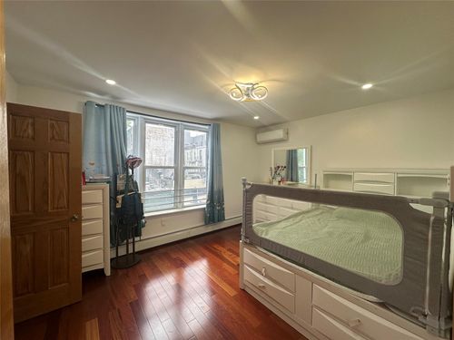 313 W 88th St, New York, NY, 10024-2231 | Card Image