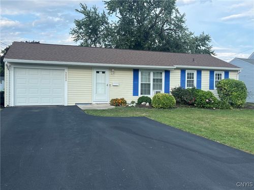 304 Pleasantview Dr, Liverpool, NY, 13088-6448 | Card Image