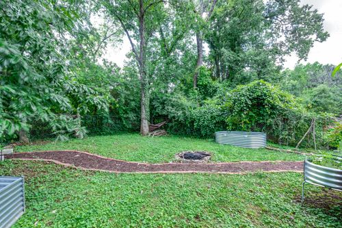 2604 Vista Ln, Nashville, TN, 37207-3100 | Card Image