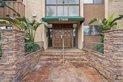 apt-226-17900 Sherman Way, Reseda, CA, 91335-4705 | Card Image